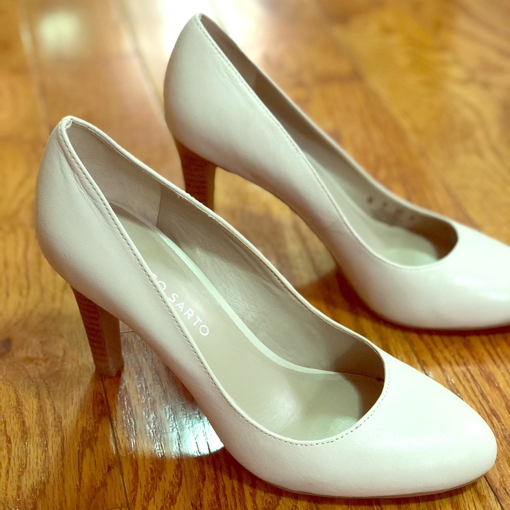 NEVER WORN! FRANCO SARTO PUMPS! Ivory ✨